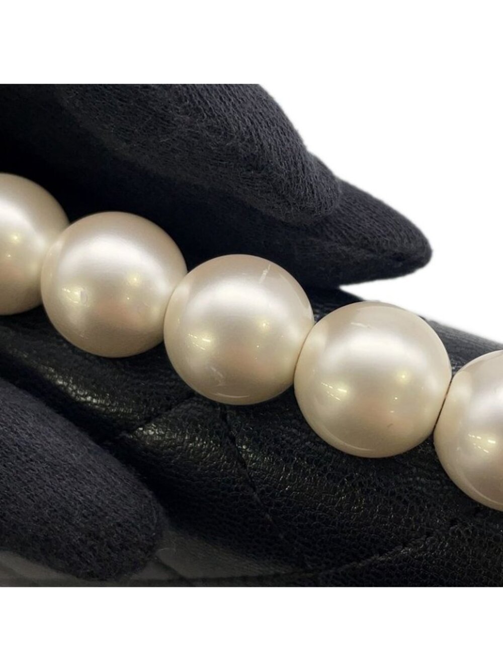 Chanel Chain Shoulder Bag Quilted CC Logo Faux Pearl Lambskin - Picture 6 of 10